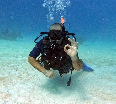 Open Water Diver course training in the Caribbean Sea at Bayahibe